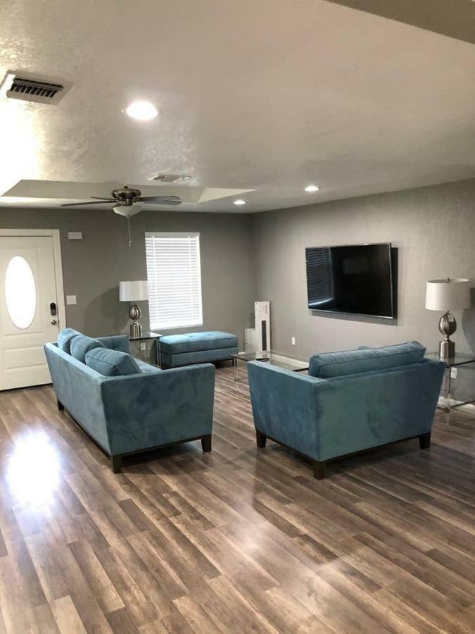 Downtown Contemporary Yet Cozy Fun Villa San Antonio Bagian luar foto